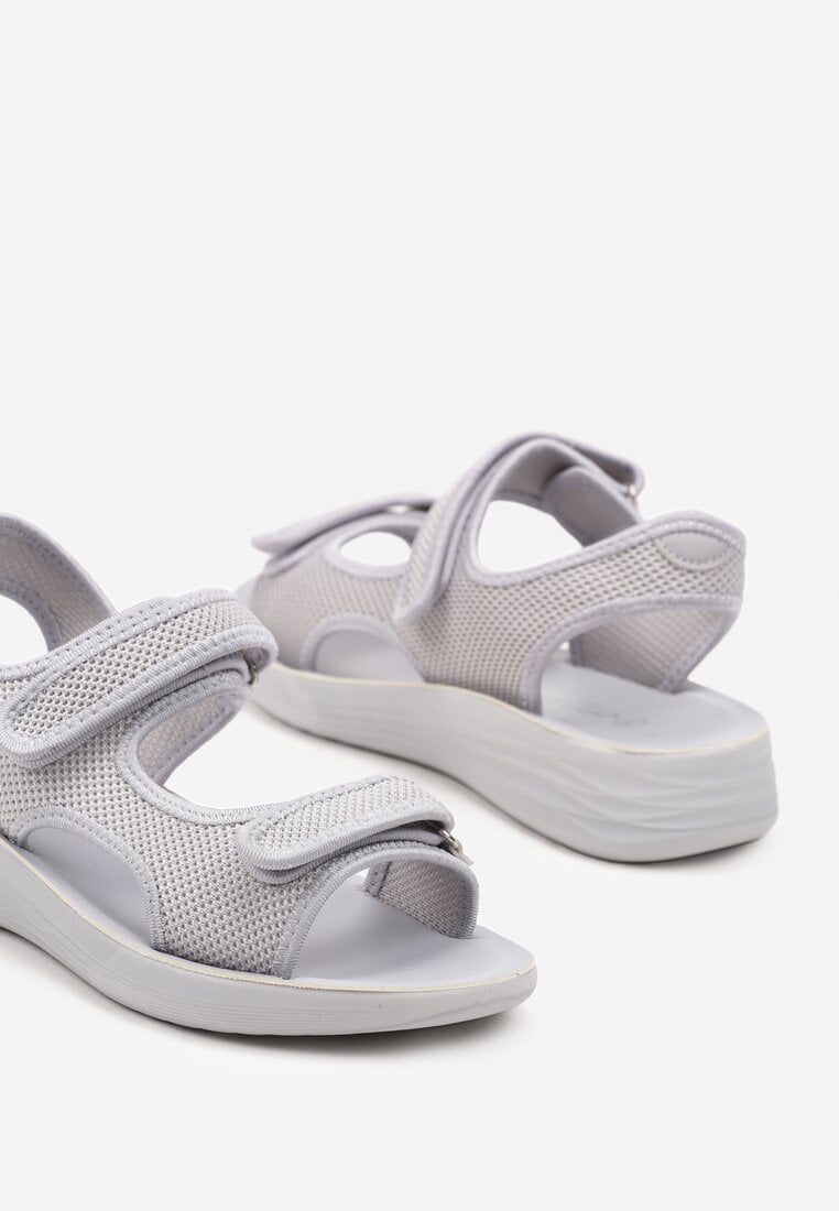 Sandale Gri Sport cu Talpă Joasă cu Velcro cu Perforare Tesianne