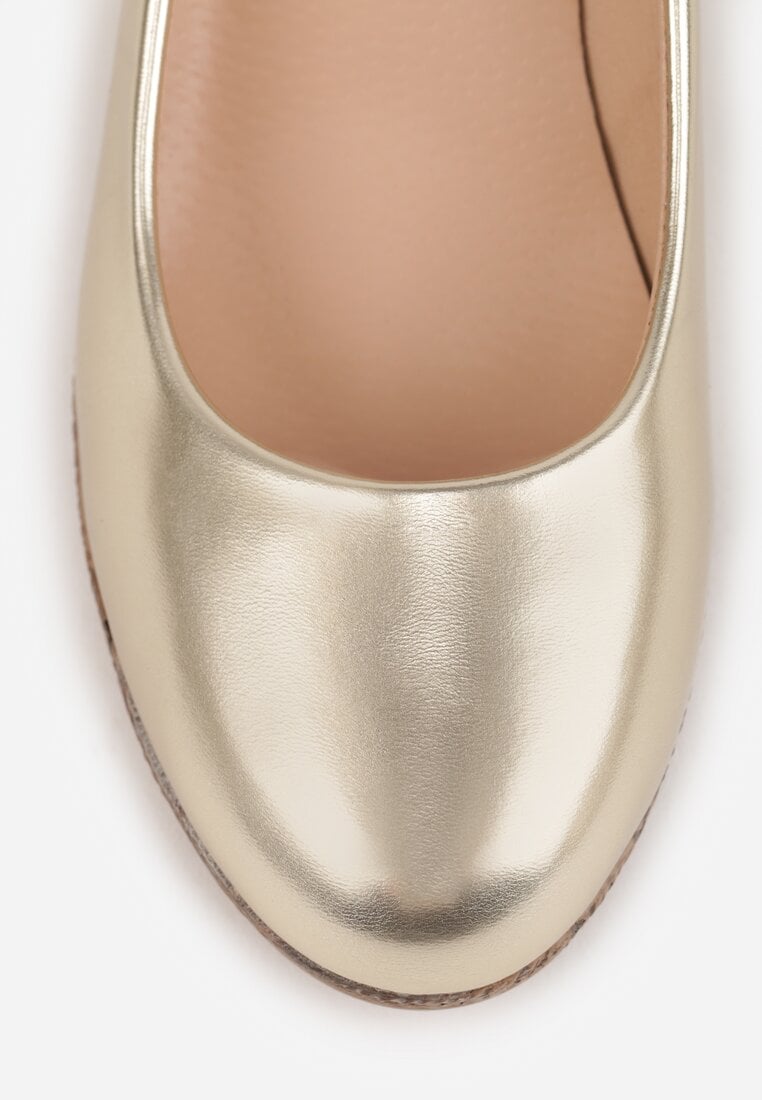 Złote Czółenka Vices ze Skórzaną Wkładką na Plecionym Koturnie Serapne