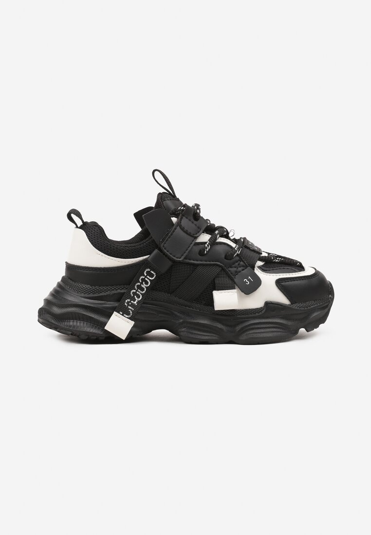 Czarne Buty Sportowe Sneakersy  na Płaskiej Tłoczonej Podeszwie z Ozdobnymi Taśmami Pezitha