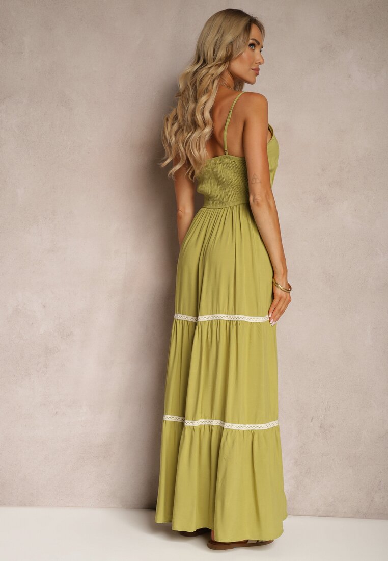 Rochie Verde Deschis Cu Nasturi Pe Bretele Cu Elastic In Talie Si Volan Tiamalia