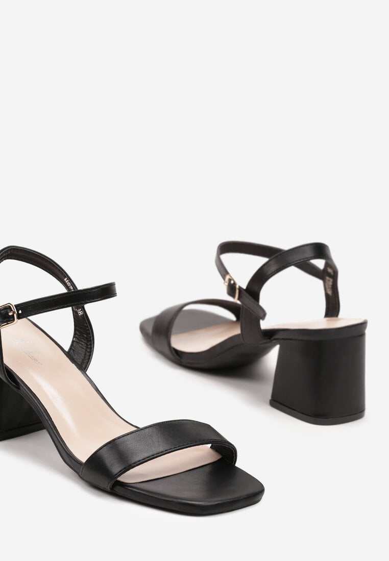 Czarne Sandały na Słupku Zapinane Wokół Kostki Testar