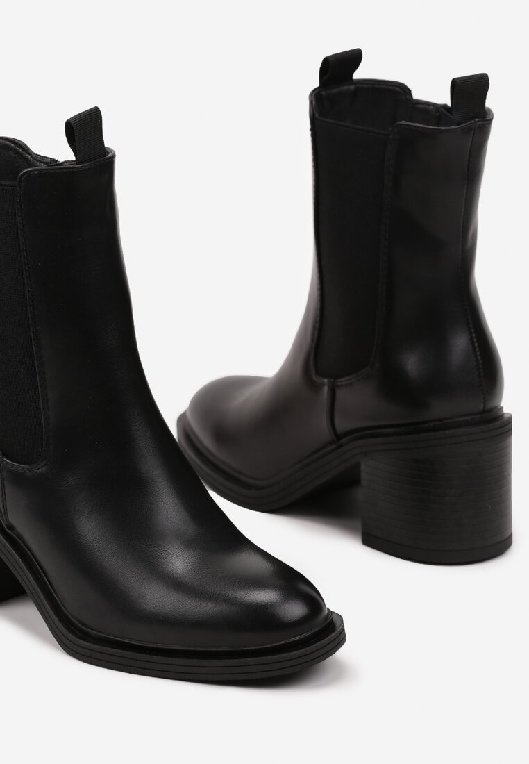 Botine Tarinne Negre