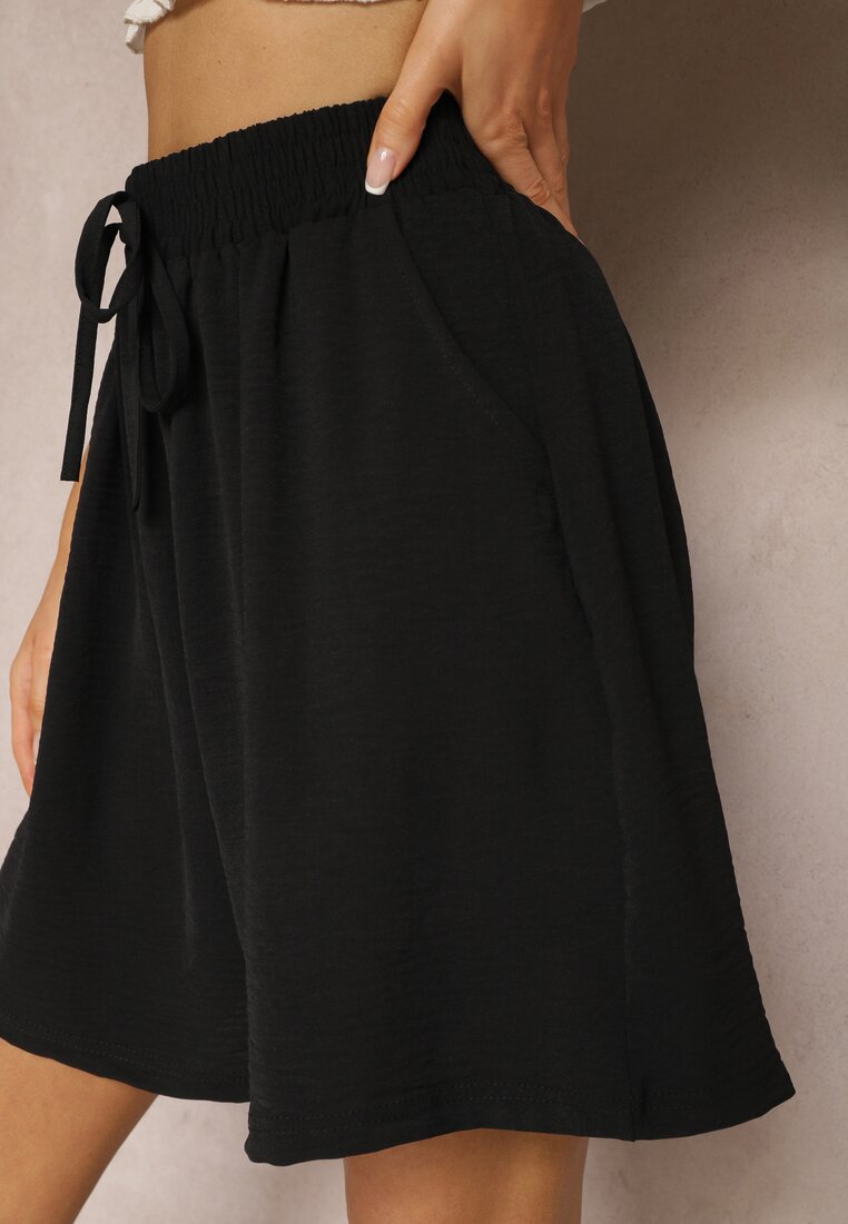 Czarne Szorty z Bawełny i Wiskozy High Waist o Luźnym Kroju z Gumką w Pasie Vikiissia