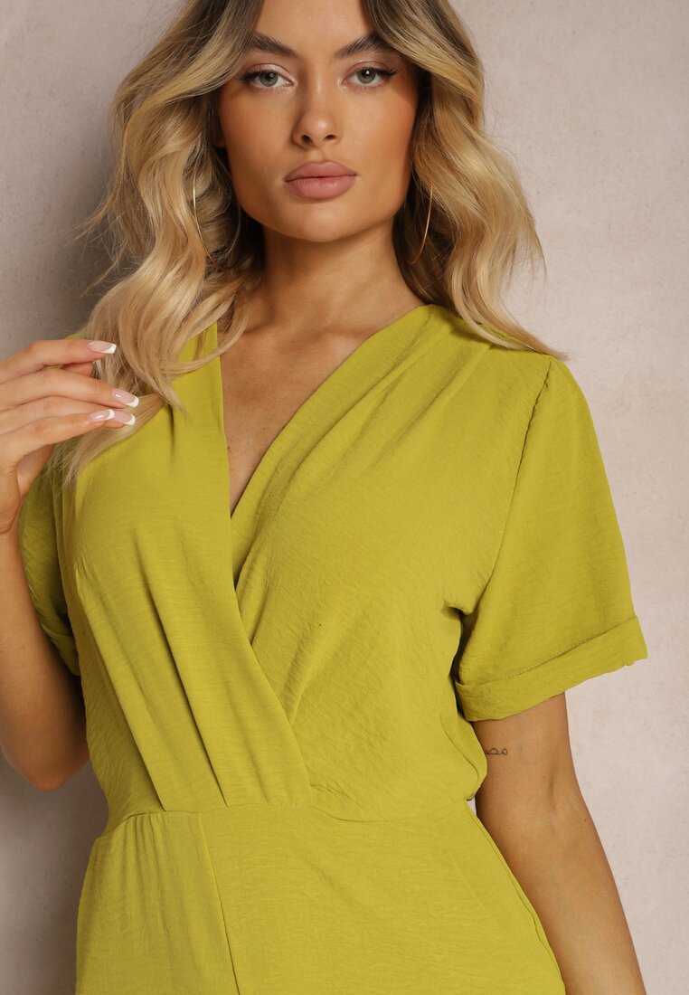 Jasnozielony Kombinezon z Kopertowym Dekoltem i Krótkimi Rękawami z Wiskozą Coridsa