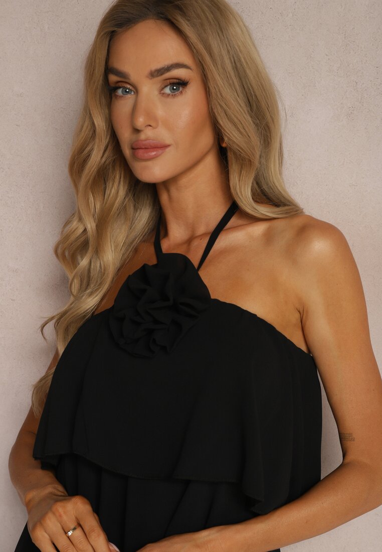 Rochie Neagră cu Broșă Florală Finisată cu Volane și Legătură la Gât Tinashell