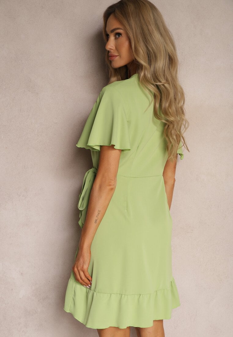 Rochie verde petrecută cu volan decorativ Tinanis