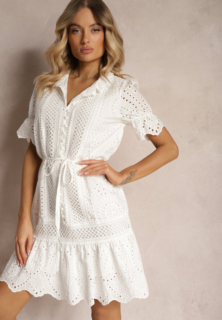 Rochie Albă Boho din Bumbac Ornată cu Model Ajur Volan și Înnodată cu Curea Nelah