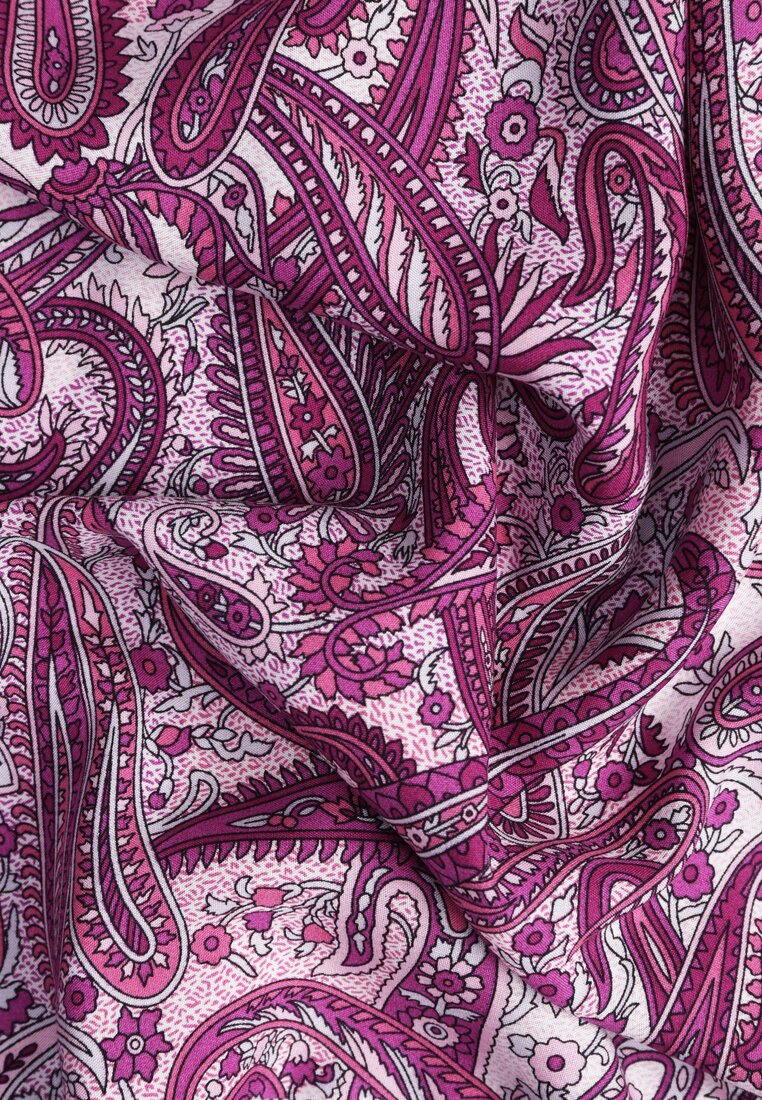 Fioletowa Bawełniana Sukienka Paisley z Kopertowym Dekoltem z Falbaną i Gumką w Talii Brionea