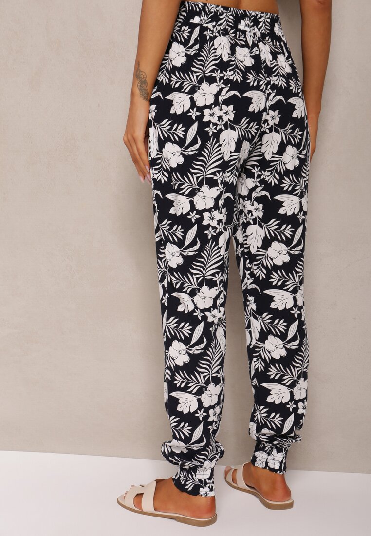 Granatowo-Białe Kwiatowe Spodnie z Wiskozy High Waist Wykończone w Pasie Gumką Rivasolle