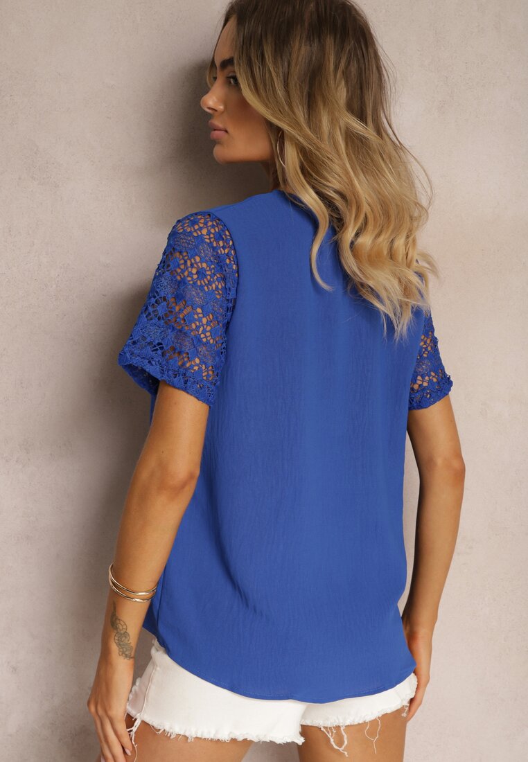 Granatowa Bluzka z Krótkim Rękawem i Ażurowym Zdobieniem Gracenie