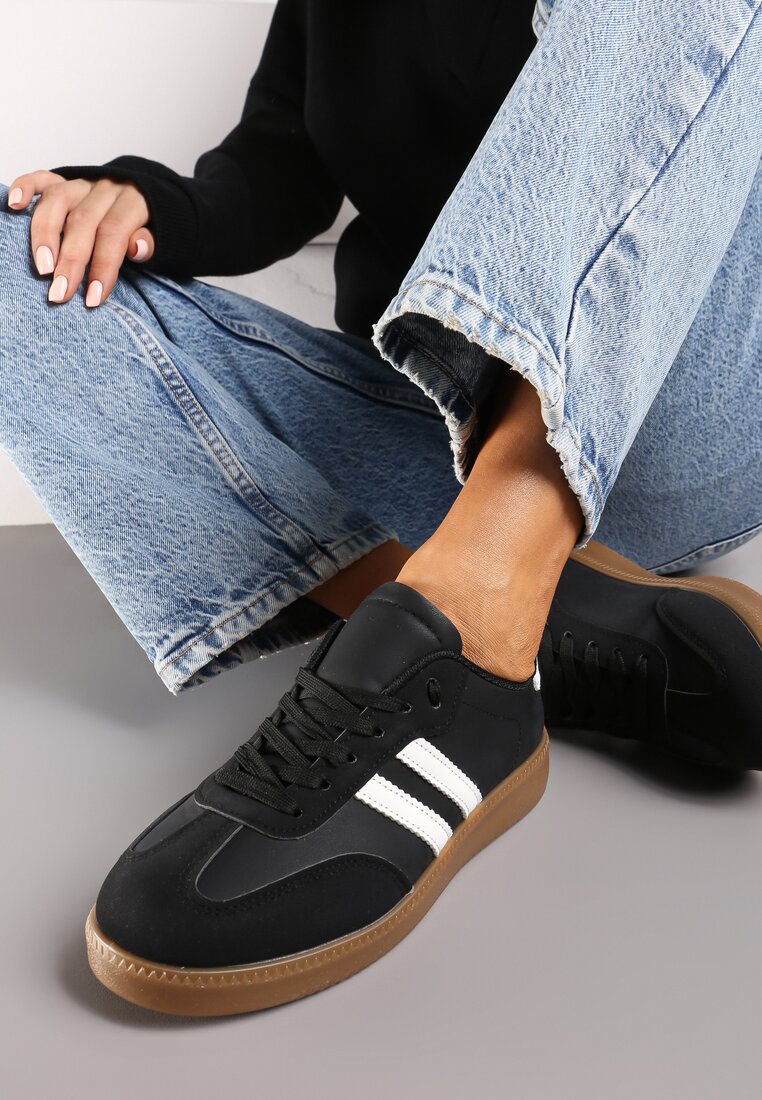 Czarne Sneakersy Sznurowane w Sportowym Stylu Mrefia