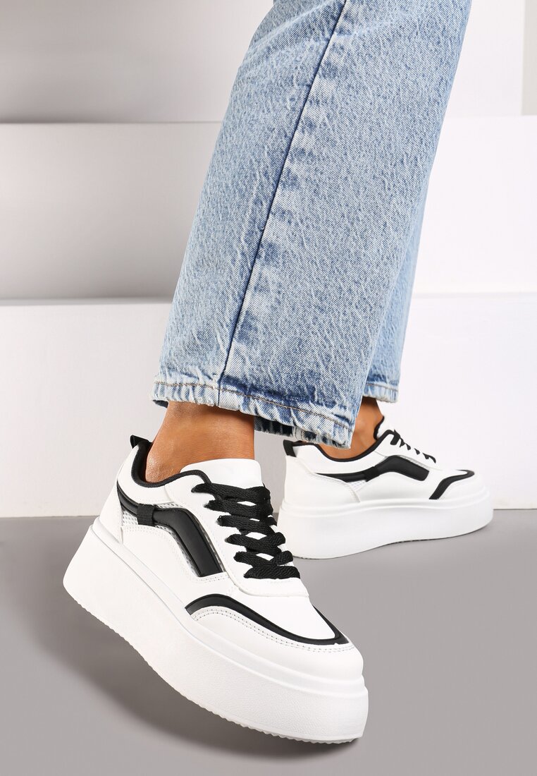 Biało-Czarne Casualowe Sneakersy na Płaskiej Podeszwie Ozdobione Paskami Vlivana