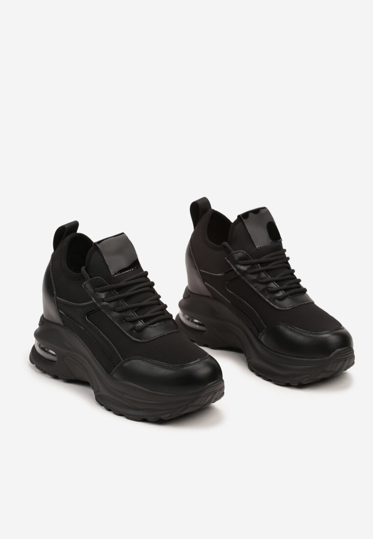 Czarne Sneakersy na Koturnie Ozdobione Metalicznym Wykończeniem Vliraya