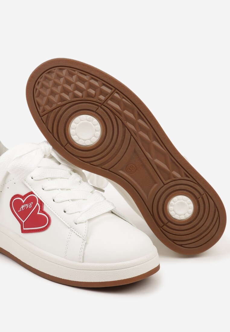 Białe Sneakersy z Naszywką w Kształcie Serc Usitala