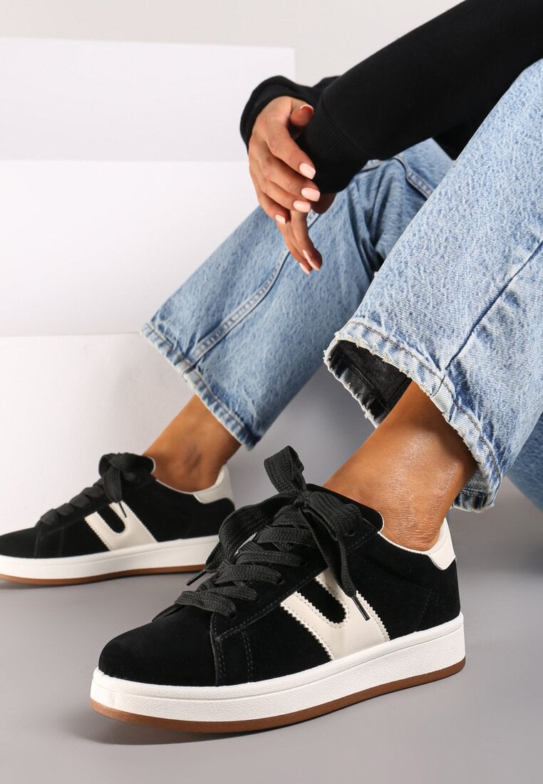 Czarne Sznurowane Sneakersy na Płaskie Podeszwie Wykończone Geometrycznym Wzorem Genaria