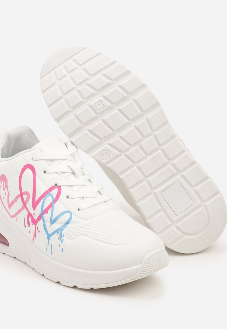 Białe Sneakersy na Platformie Wykończone Motywem Serc Vlirea