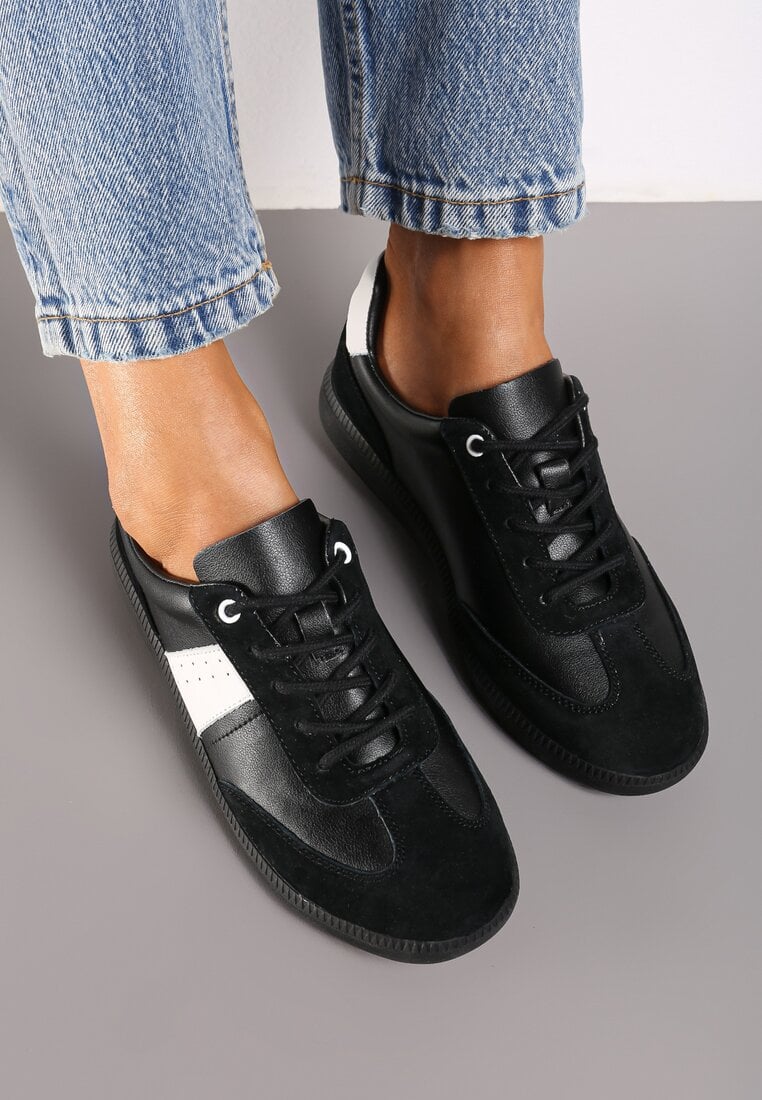 Czarno-Białe Sneakersy na Płaskiej Podeszwie ze Skóry Naturalnej Ozdobione Przeszyciami Milirea