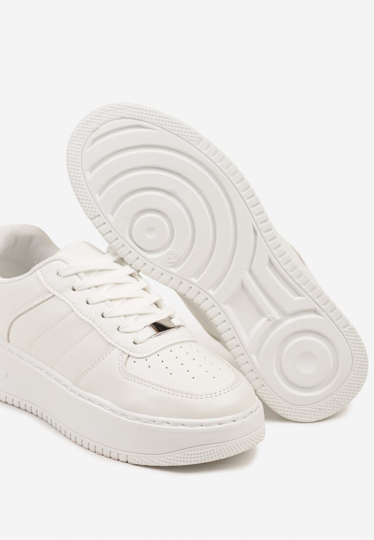 Białe Casualowe Płaskie Sneakersy Wykończone Perforacją Vlineara
