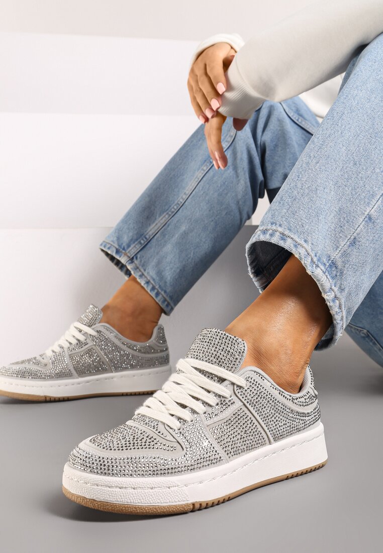 Szare Sneakersy na Płaskiej Podeszwie Wykończone Cyrkoniami Vlisina