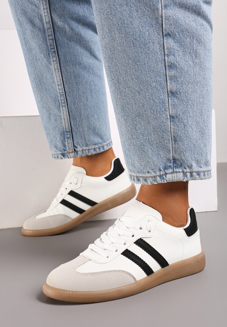 Biało-Czarne Casualowe Sneakersy na Płaskiej Podeszwie z Paskami Jereria