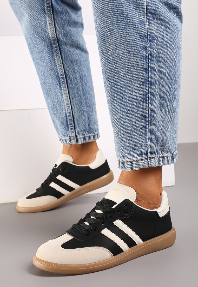 Czarne Casualowe Sneakersy na Płaskiej Podeszwie z Paskami Jereria