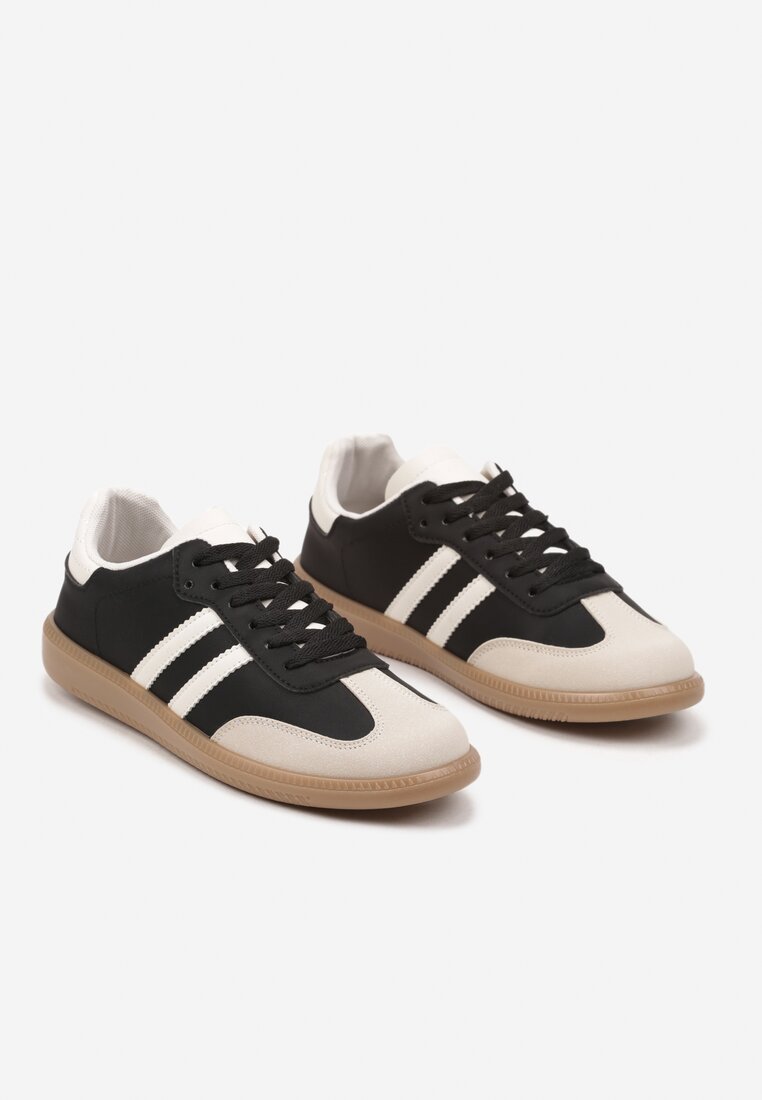 Czarne Casualowe Sneakersy na Płaskiej Podeszwie z Paskami Jereria