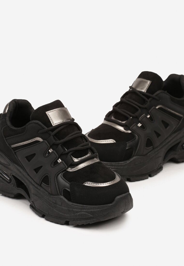Czarne Sznurowane Sneakersy na Tłoczonej Platformie Nevettine
