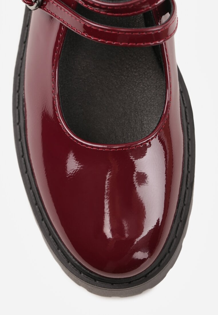 Bordowe Półbuty Lakierowane na Platformie Ozdobione Sprzączkami Nevauna