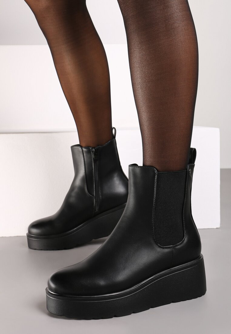 Czarne Botki Sztyblety na Koturnie z Elastyczną Gumką na Cholewce Rivariela