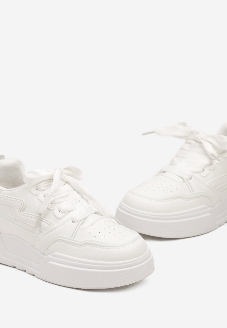 Białe Sneakersy z Przeszyciami i Grubą Podeszwą Berinela
