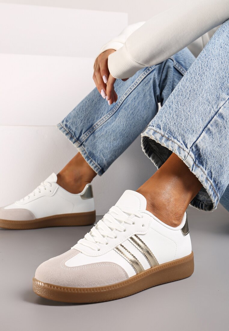 Biało-Złote Sneakersy na Płaskiej Podeszwie z Geometrycznym Zdobieniem Irinis