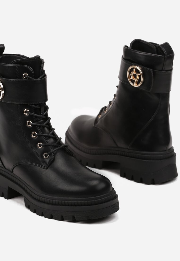 Czarne Płaskie Botki w Stylu Workerów Ozdobione Aplikacją i Paskiem na Rzep Anselene