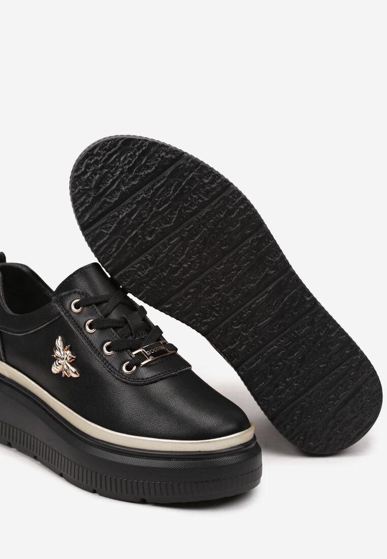 Czarne Sneakersy ze Skóry Naturalnej na Platformie Ozdobione Metaliczną Aplikacją Nerinae