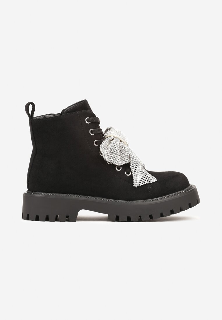 Botine Naonira Negre