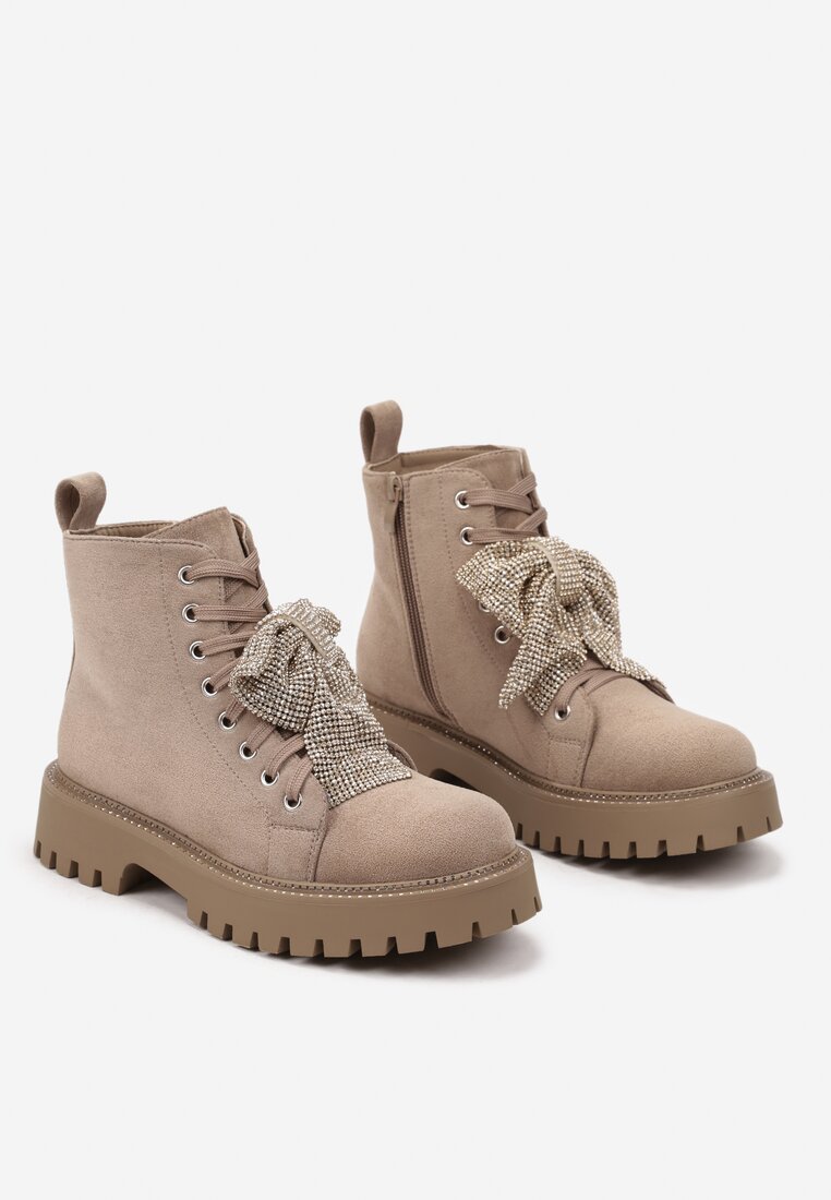 Botine Naonira Bej