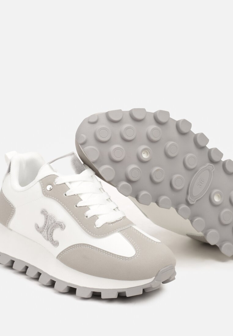 Białe Sznurowane Sneakersy na Płaskiej Podeszwie Ozdobione Metalicznymi Aplikacjami Zetissa