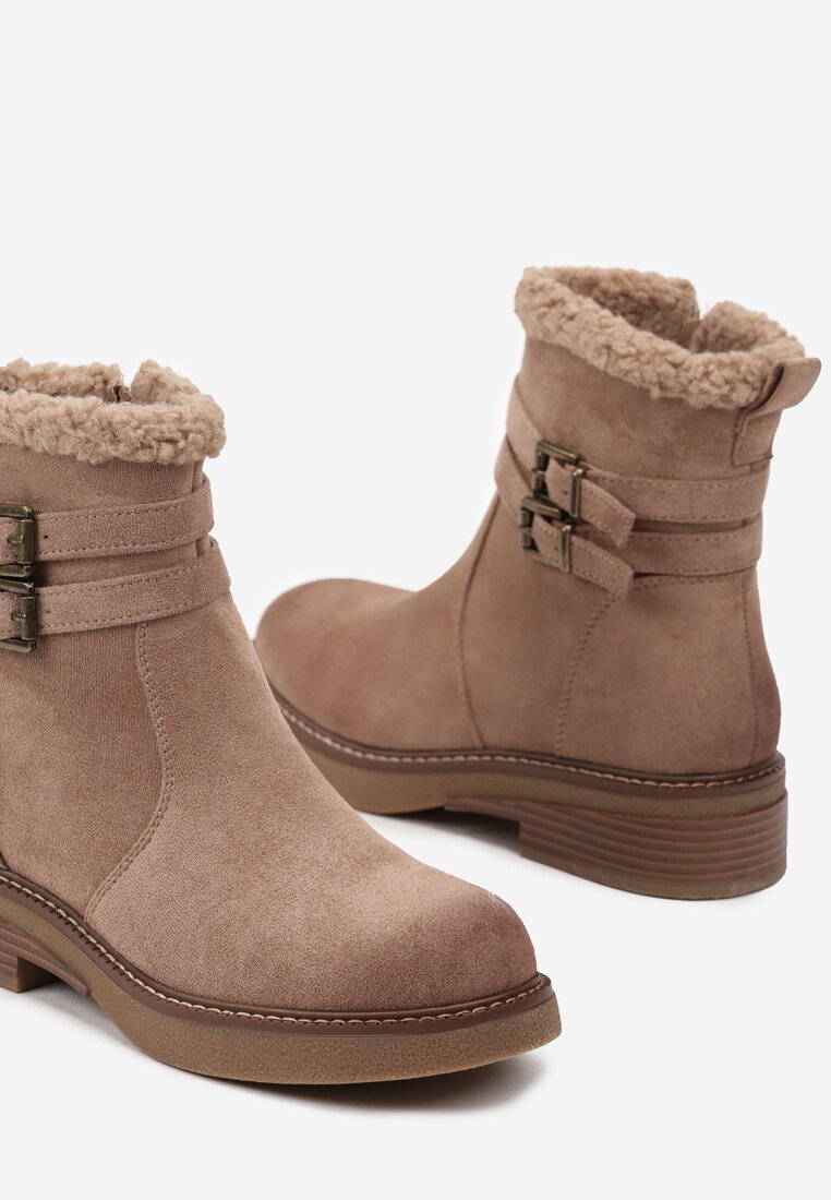 Botine Azinia Bej