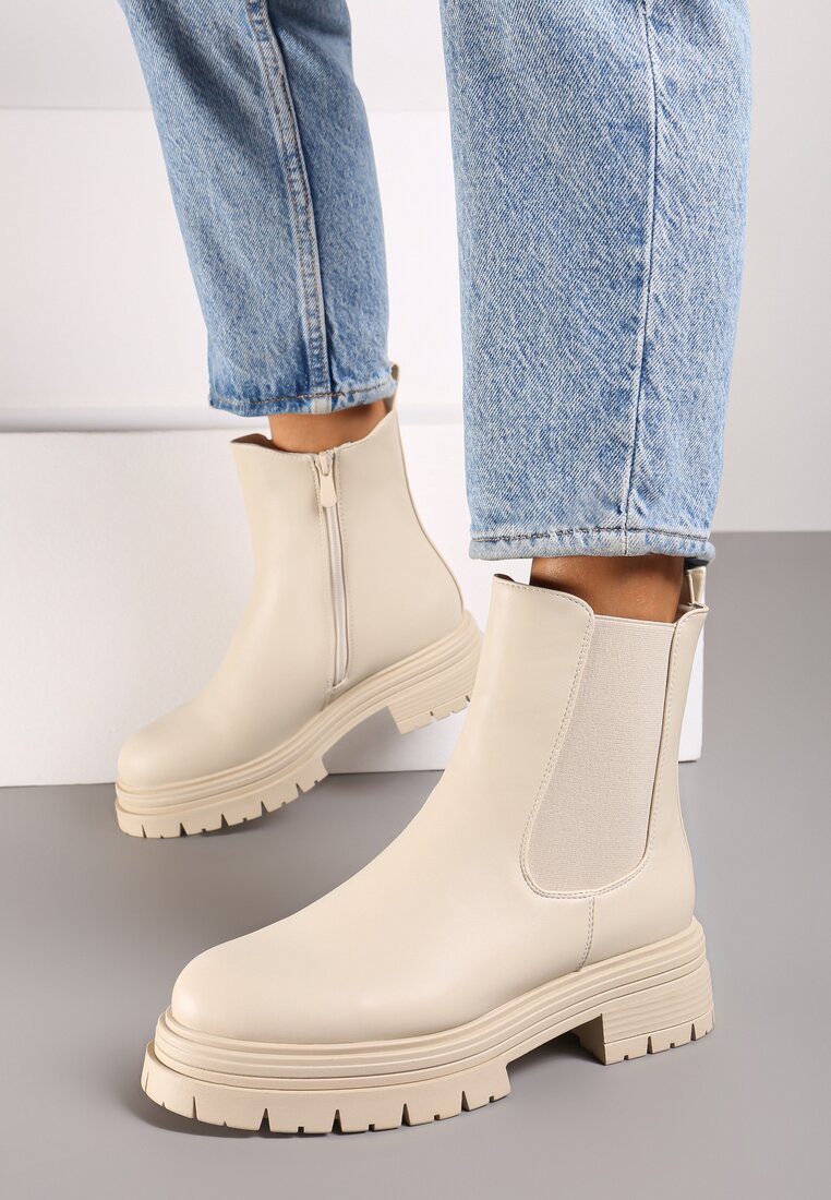Botine Zetiena Bej