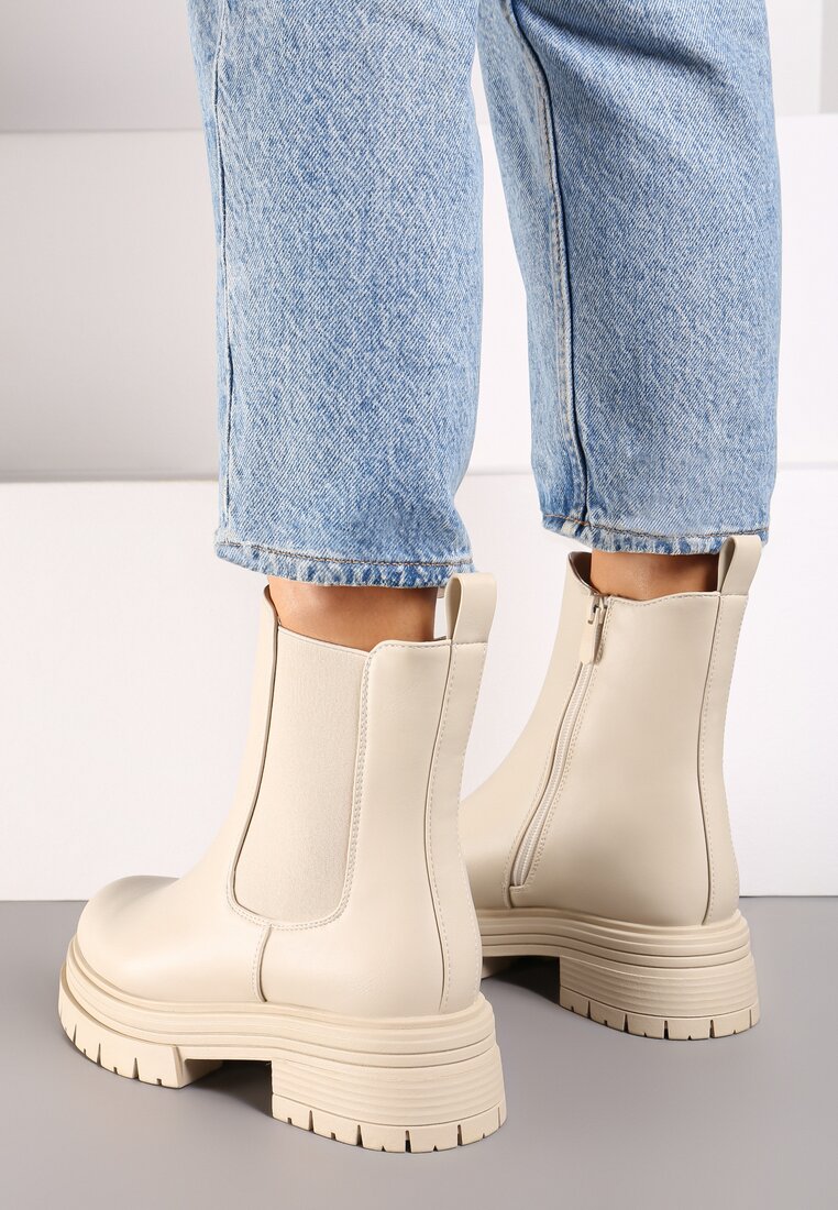 Botine Zetiena Bej