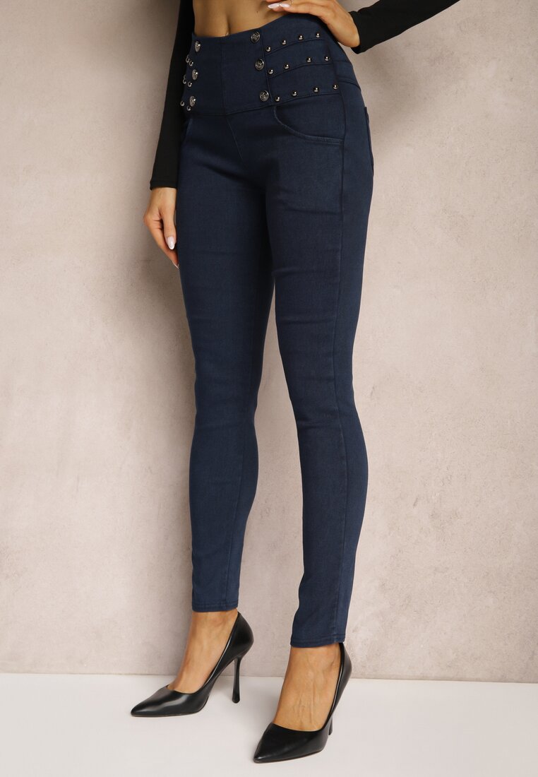 Granatowe Spodnie Skinny High Waist z Gumką w Talii Nitami i Ozdobnymi Guzikami Ciandora