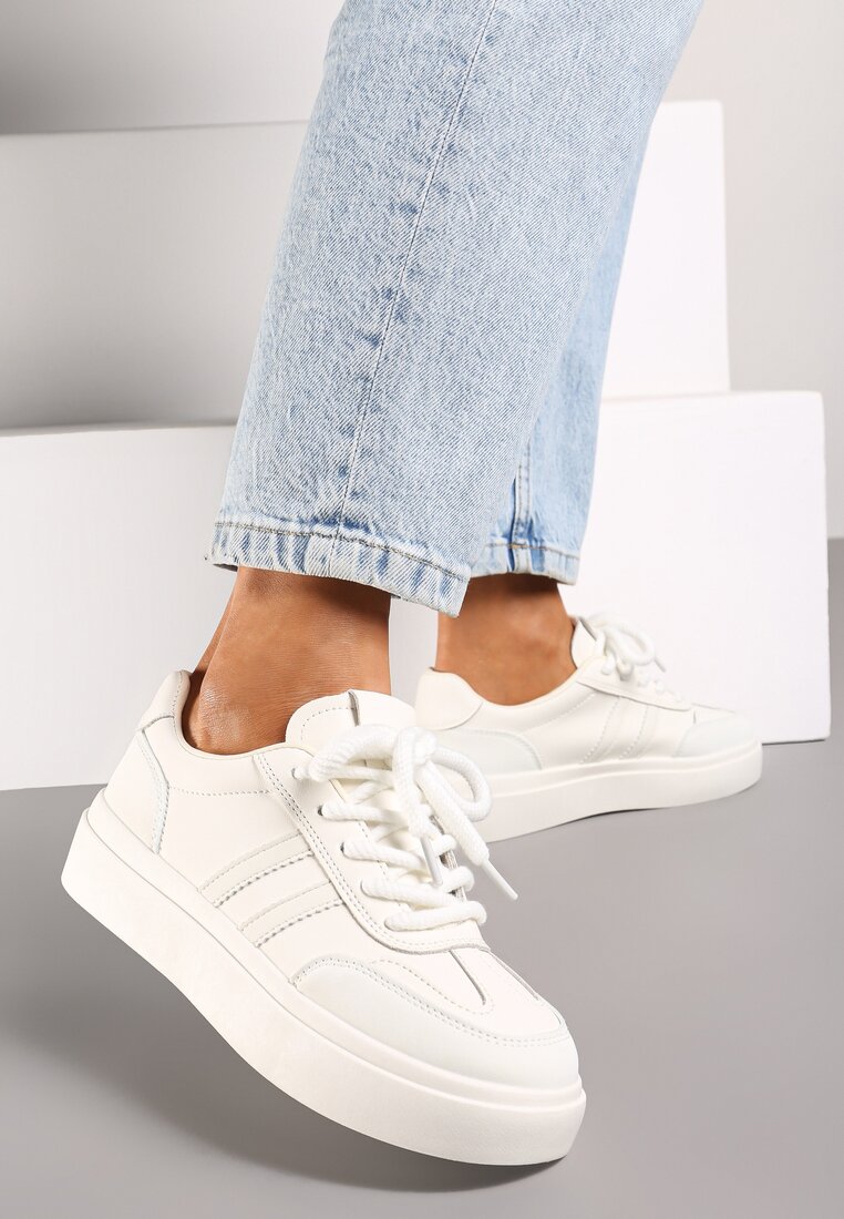 Białe Sznurowane Sneakersy na Platformie Ozdobione Paskami Tialise