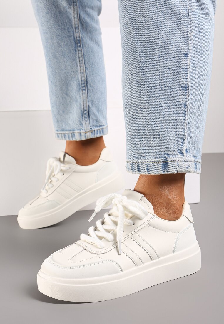 Białe Sznurowane Sneakersy na Platformie Ozdobione Paskami Tialise