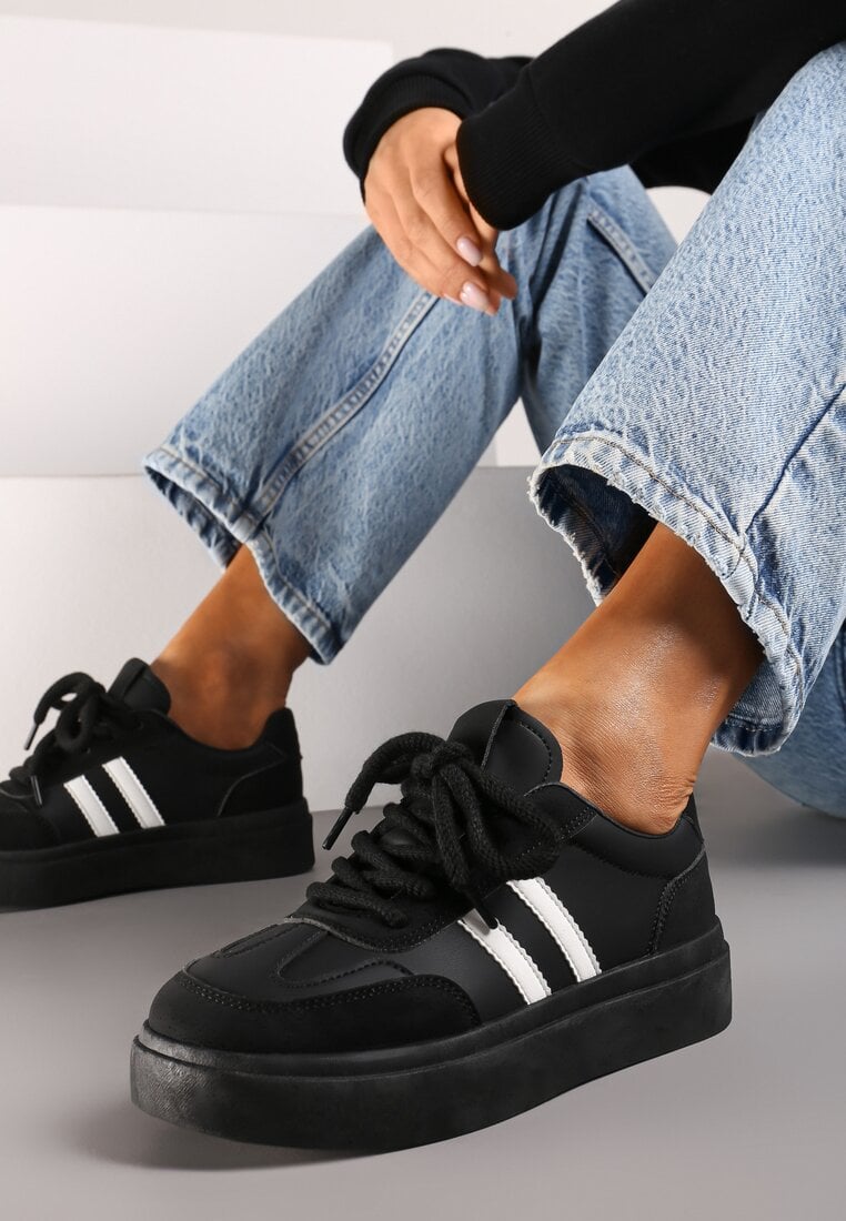 Czarno-Białe Sznurowane Sneakersy na Platformie Ozdobione Paskami Tialise