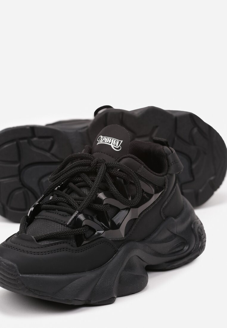 Czarne Buty Sportowe Sneakersy na Platformie z Tłoczeniem i Sznurowaniem Isolaria