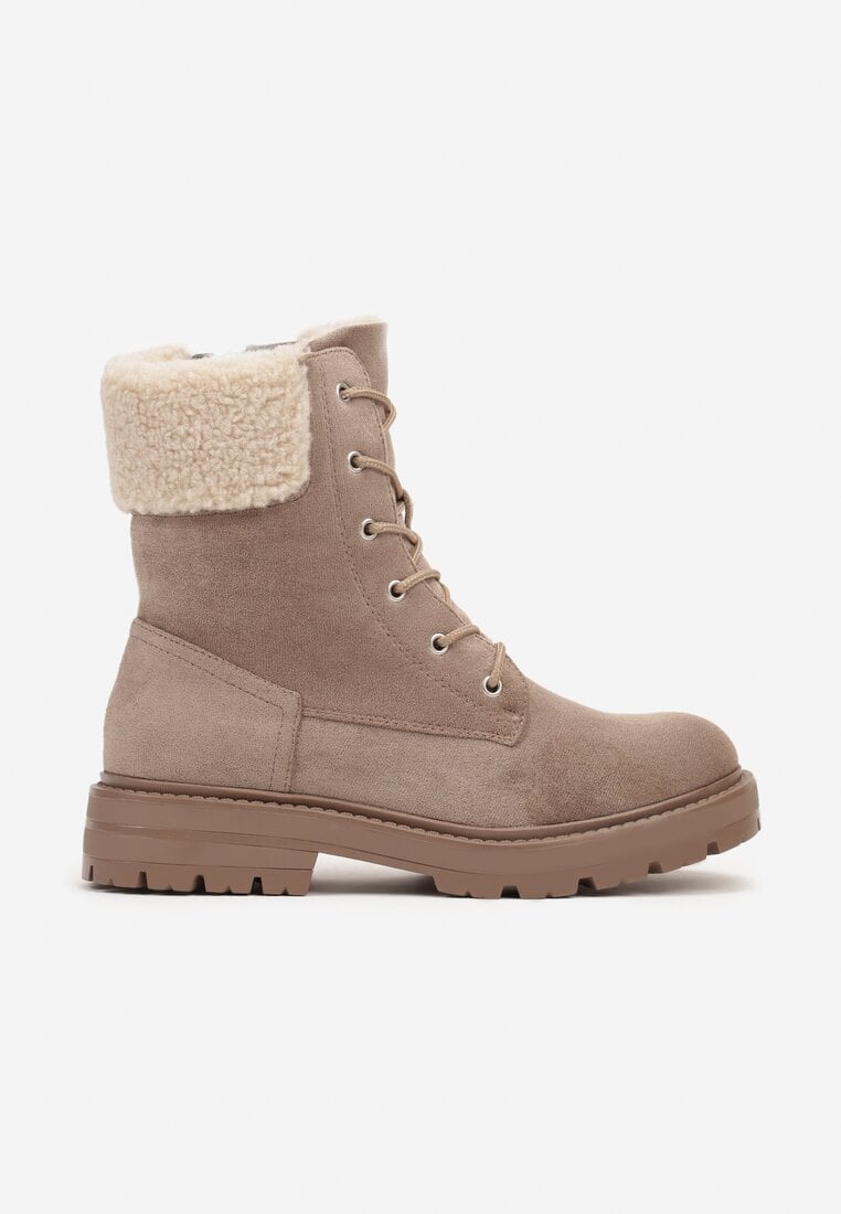 Beżowe Botki Typu Workery na Płaskiej Podeszwie z Barankowym Futerkiem przy Cholewce Nevathira