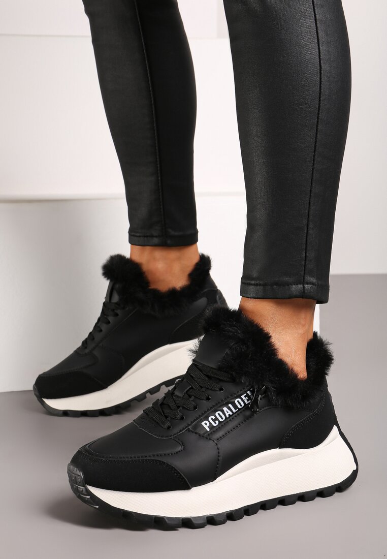 Czarne Sneakersy na Platformie z Napisem Sznurowaniem i Futerkiem Vazina