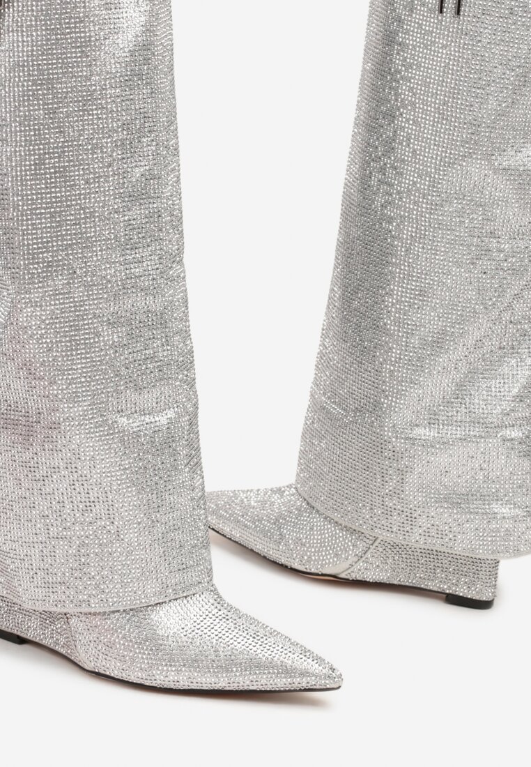 Srebrne Kozaki na Koturnie z Cholewką Imitującą Nogawkę Zdobione Cyrkoniami Zinolea