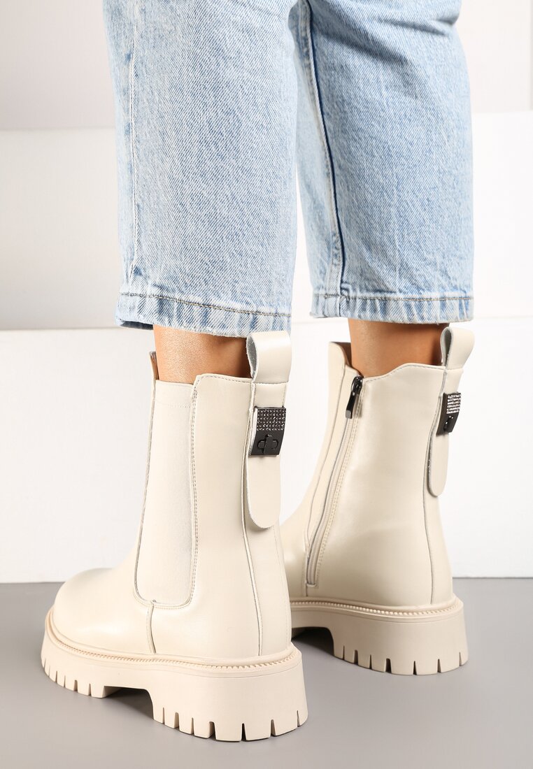 Botine Naritana Bej