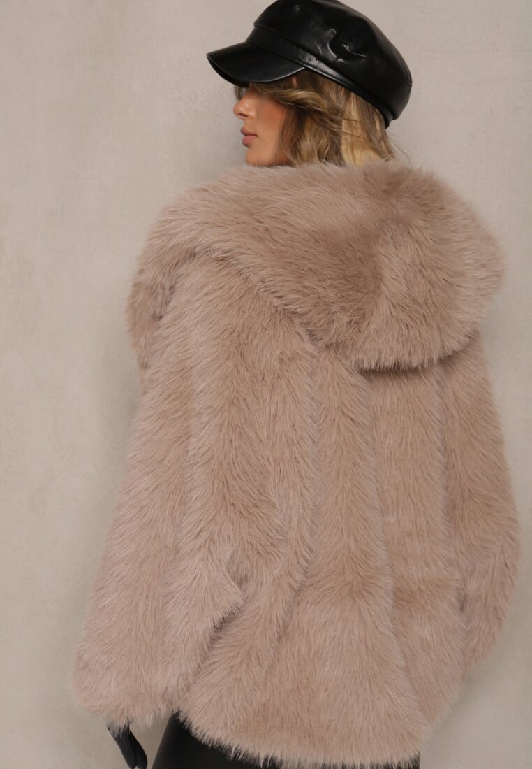 Ciemnobeżowa Kurtka Futerko w Eleganckim Stylu Vortilae