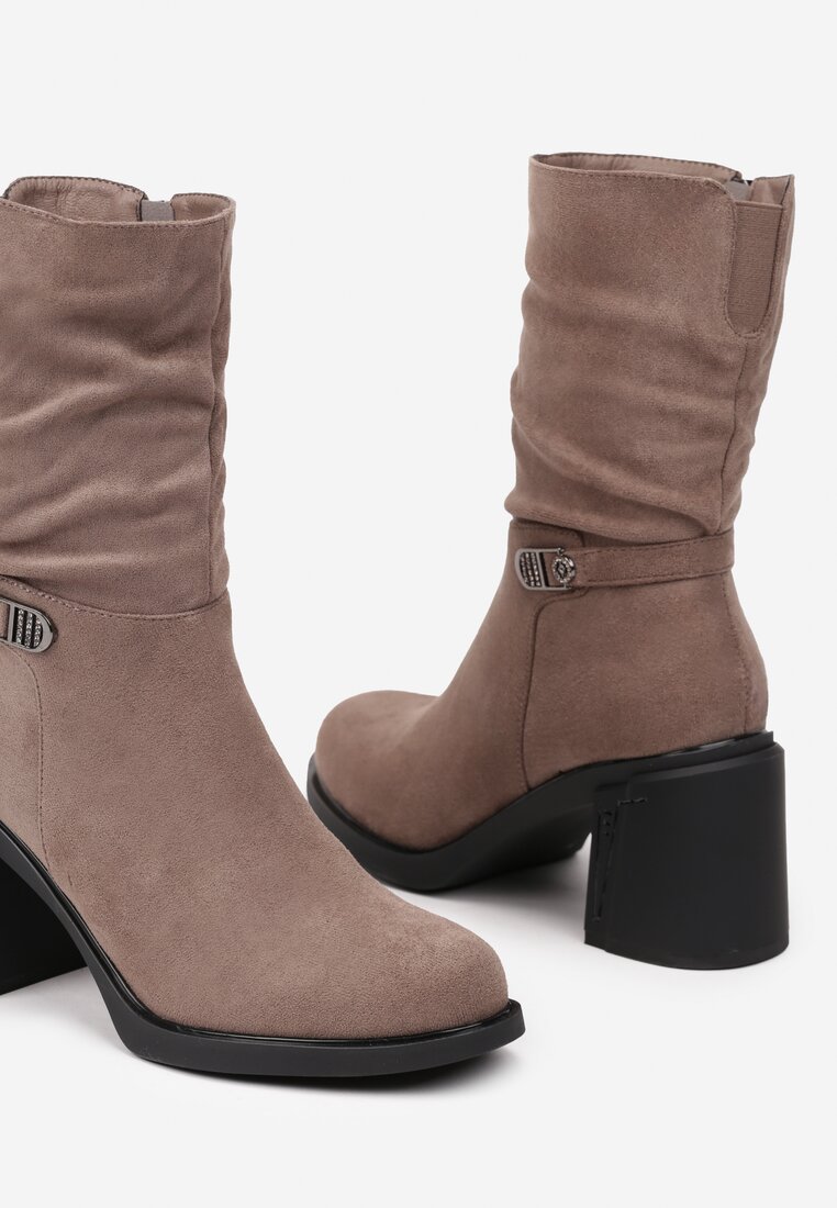 Botine Nialora Bej